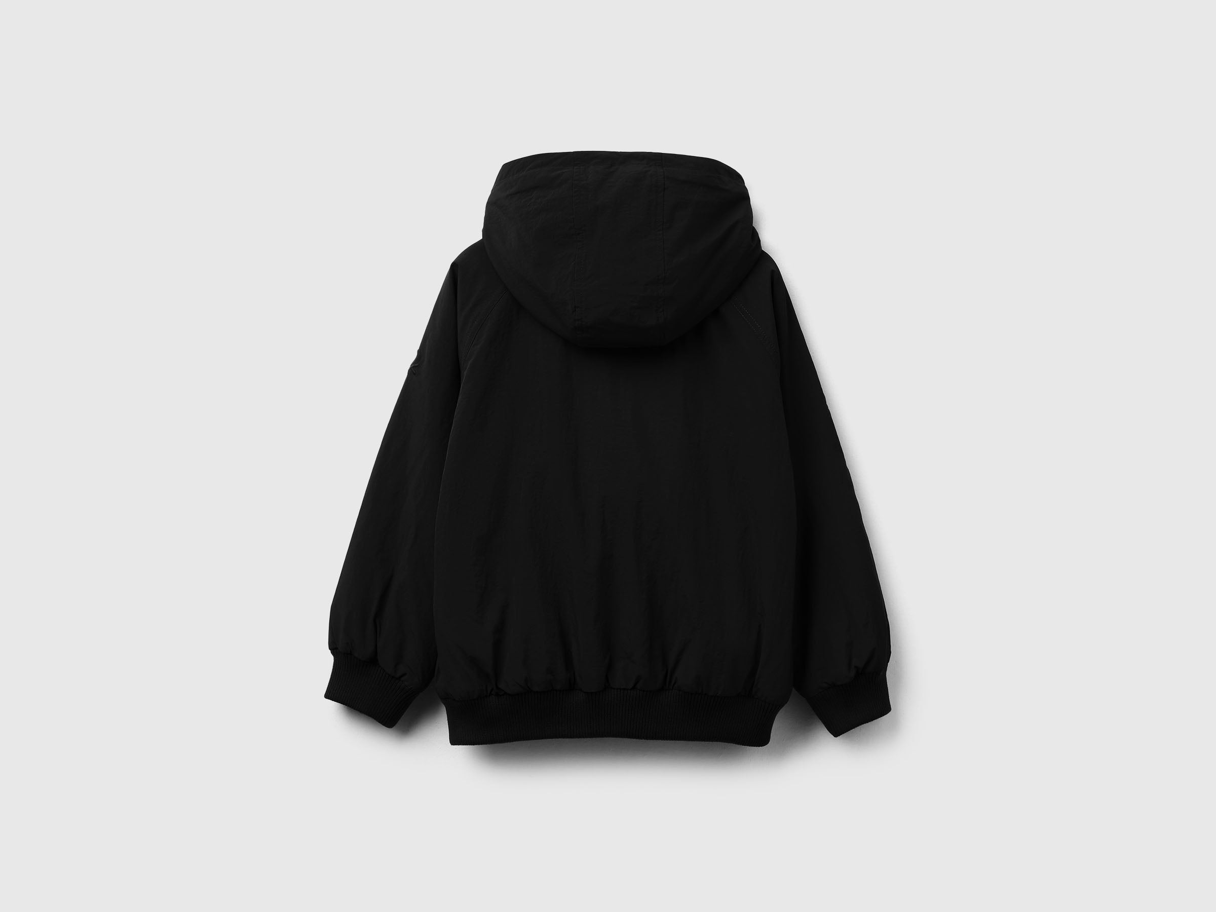 Blusão em nylon com capuz - ucb_image_BS