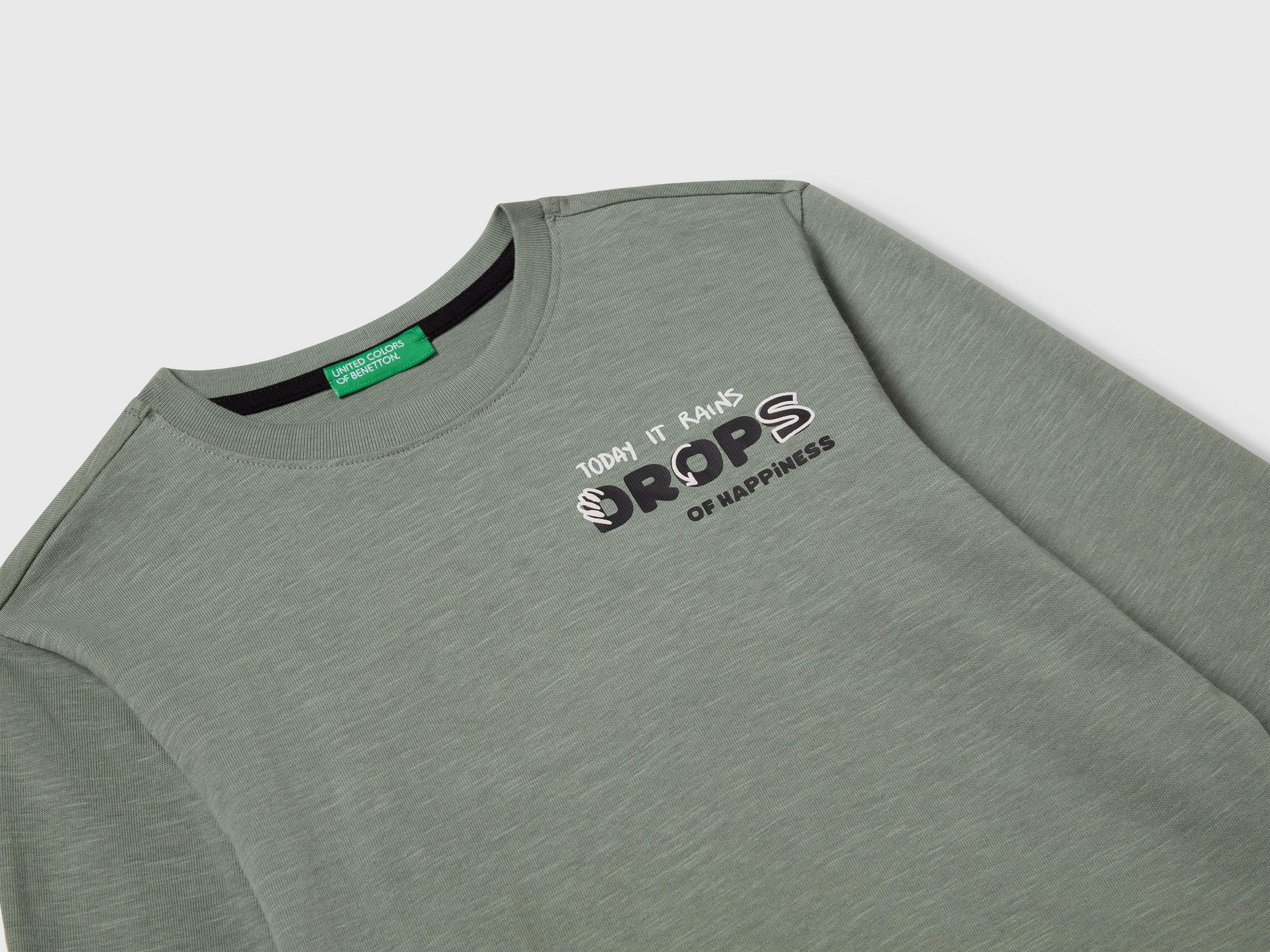 T-shirt com estampa de monstros - ucb_image_DS1