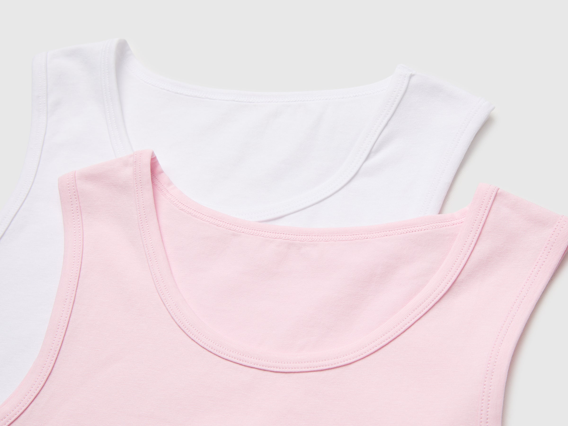 Duas t-shirts sem mangas interiores em algodão stretch - ucb_image_DS1