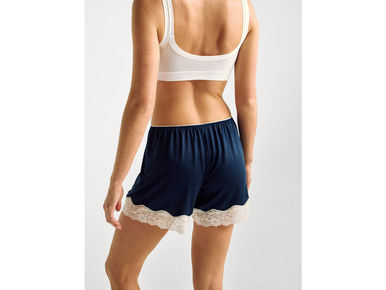 Calções fluidos com renda - ucb_image_B