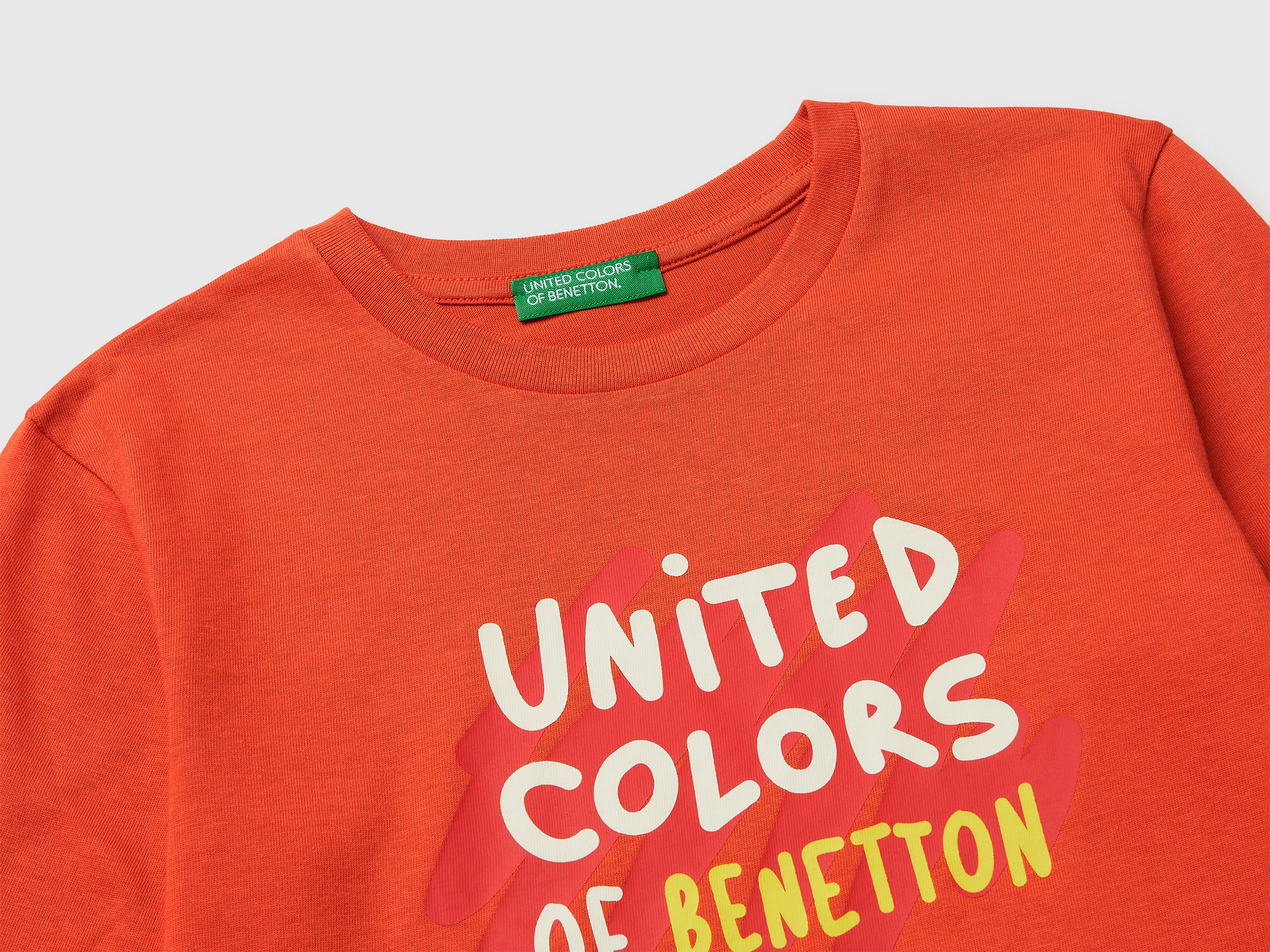 T-shirt com estampa logótipo em algodão orgânico - ucb_image_DS1