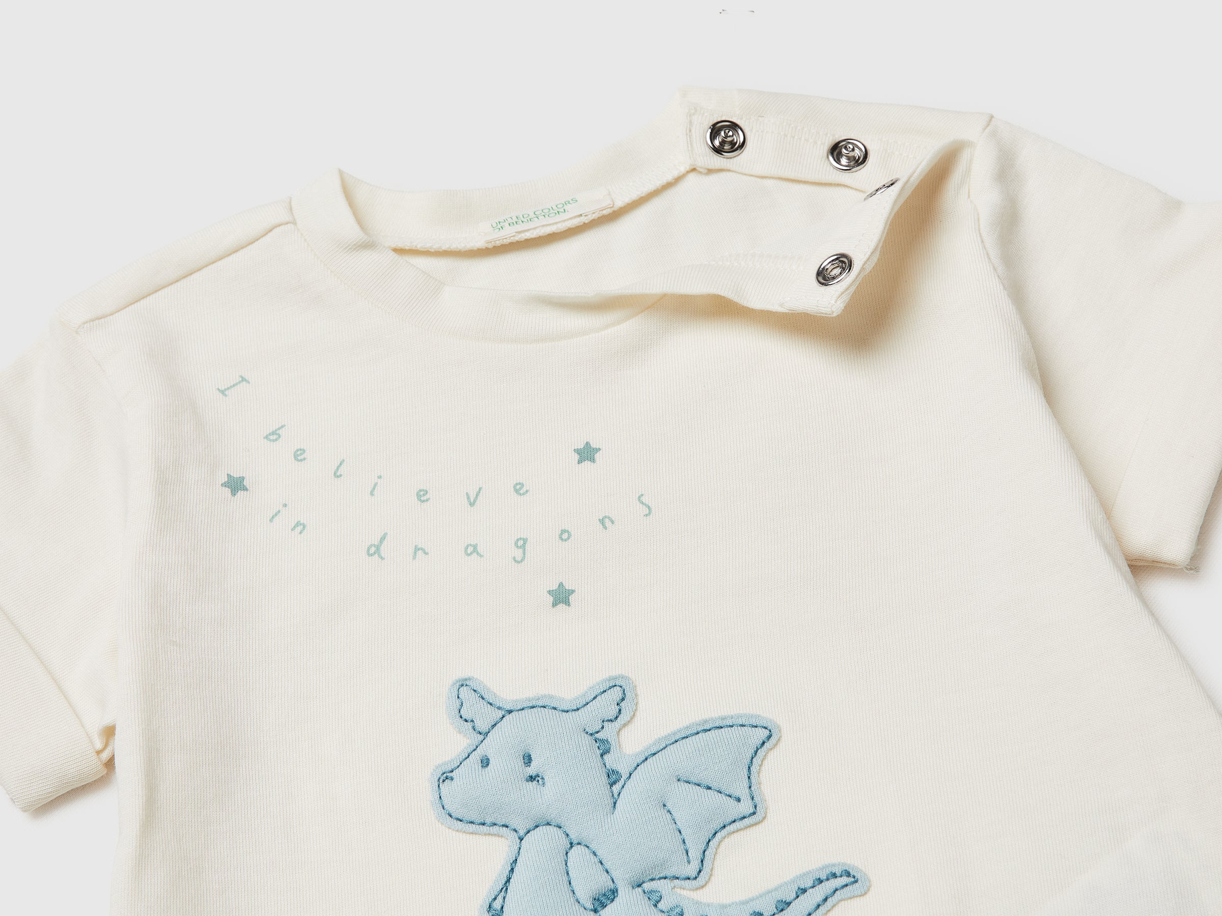 T-shirt com patch em algodão orgânico - ucb_image_DS1