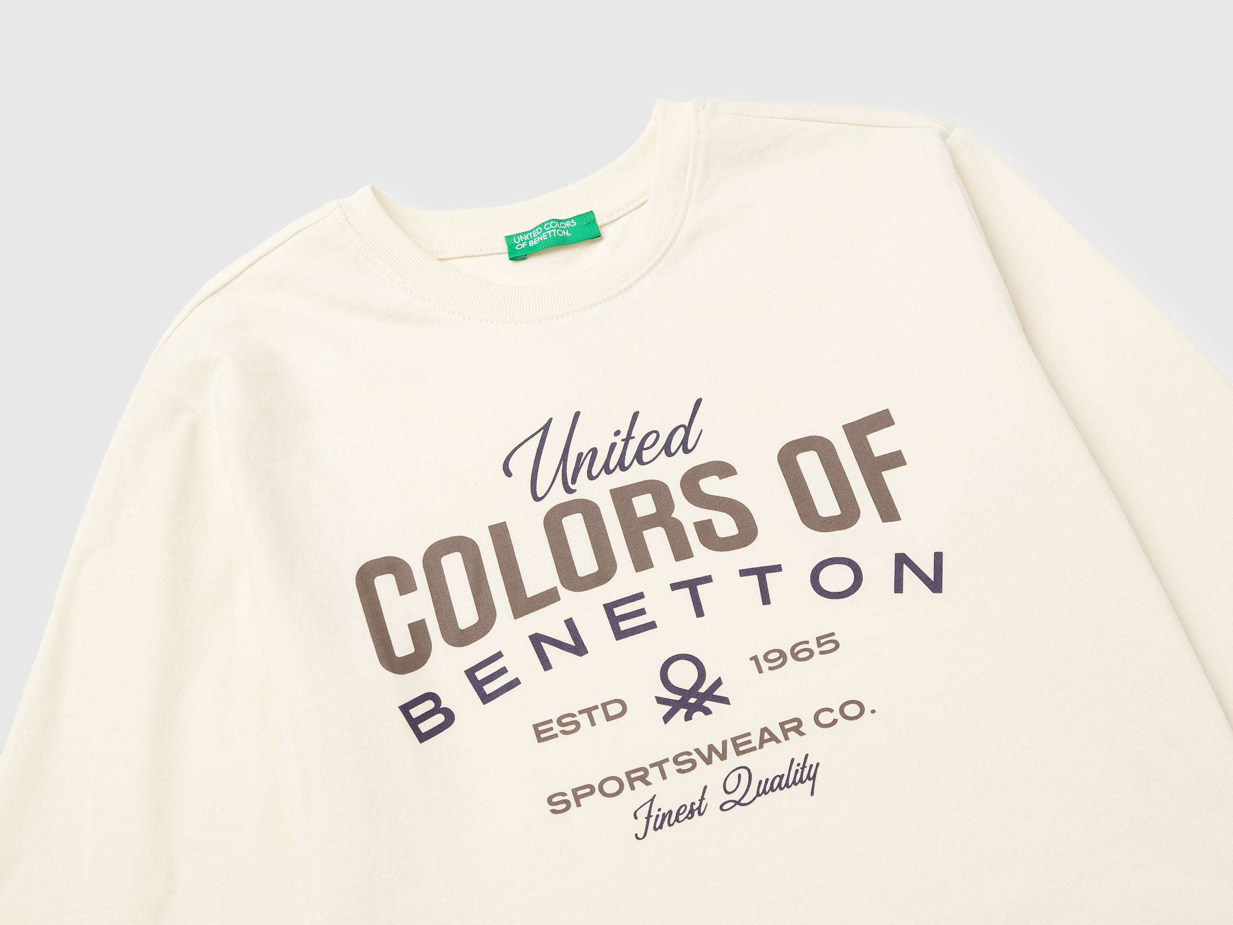 T-shirt quente com estampa logótipo - ucb_image_DS1
