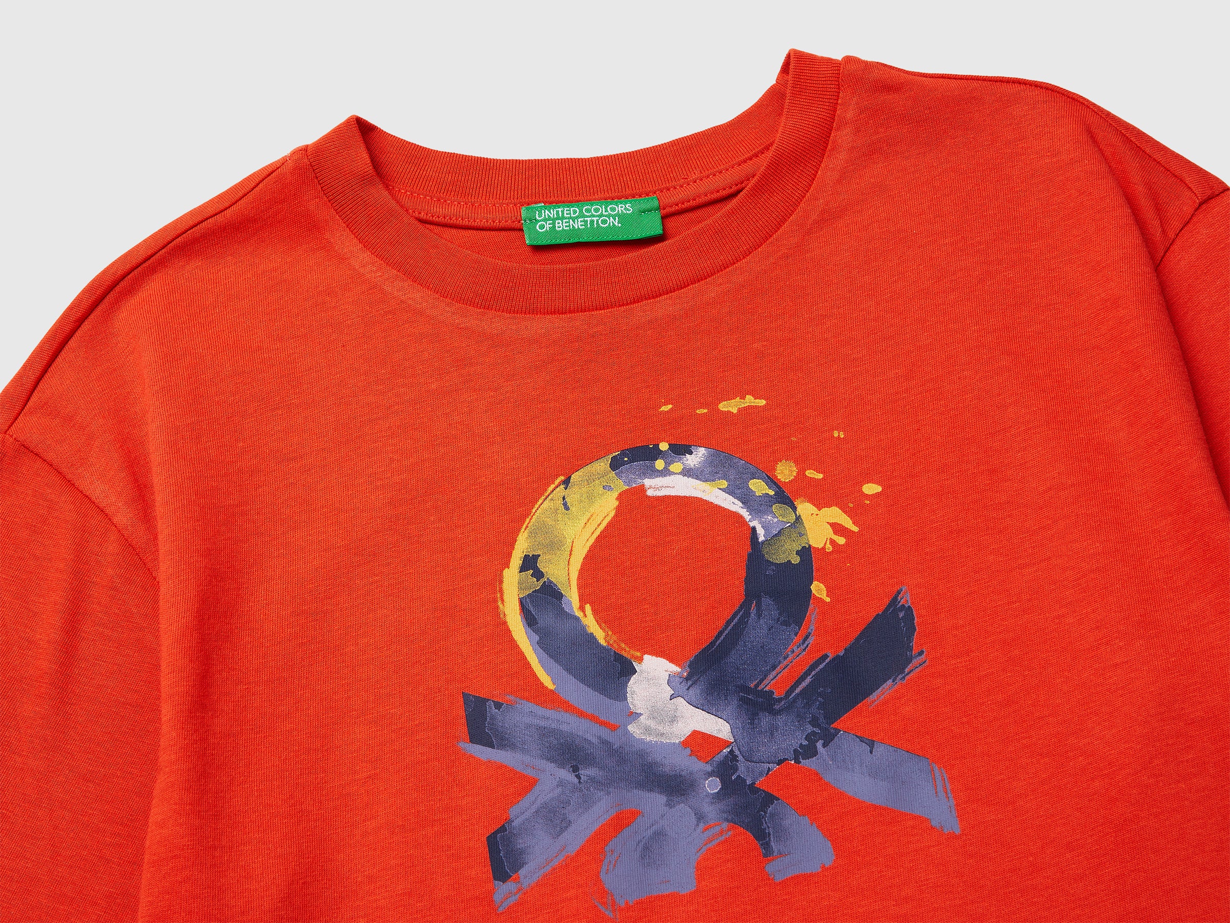 T-shirt com estampa logótipo em algodão orgânico - ucb_image_DS1