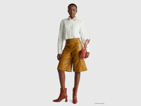 Bermudas em tecido efeito pele - ucb_image_FY