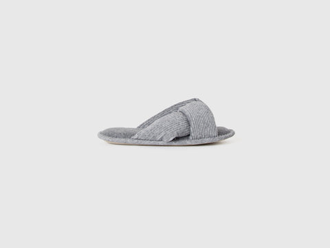 Pantufas com cabedal entrelaçado - ucb_image_FS