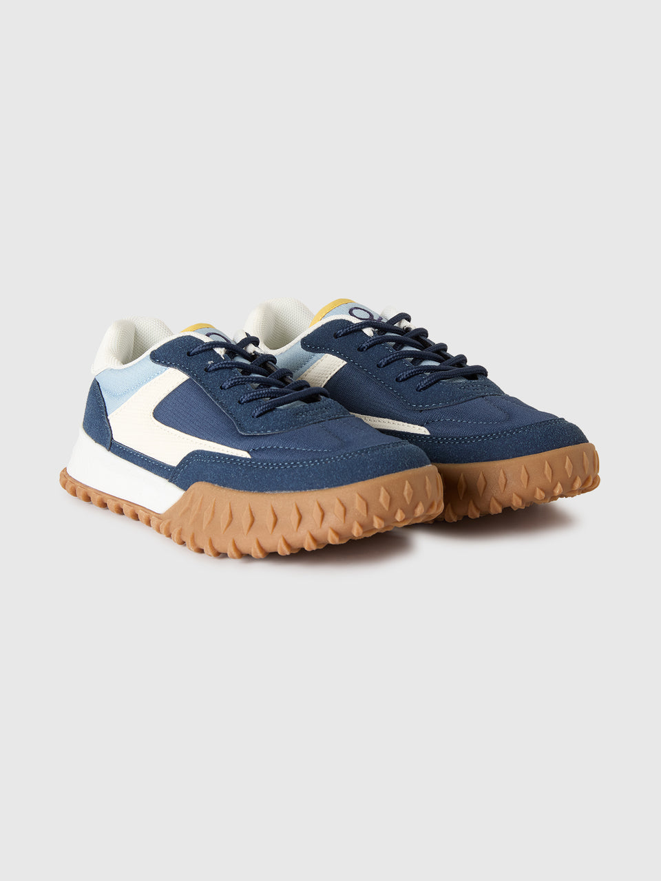 Sneakers com atacadores - ucb_image_FS