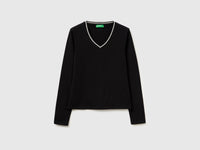 T-shirt ajustada com decote em V - ucb_image_FS