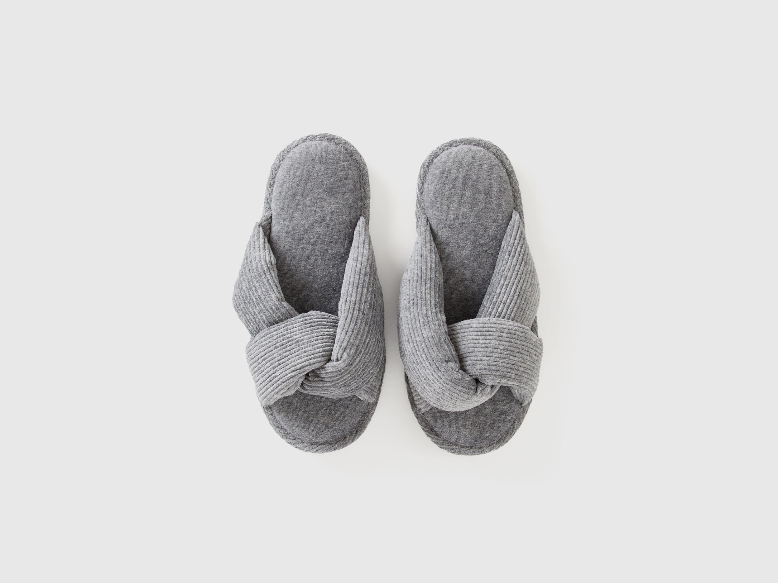 Pantufas com cabedal entrelaçado - ucb_image_BS