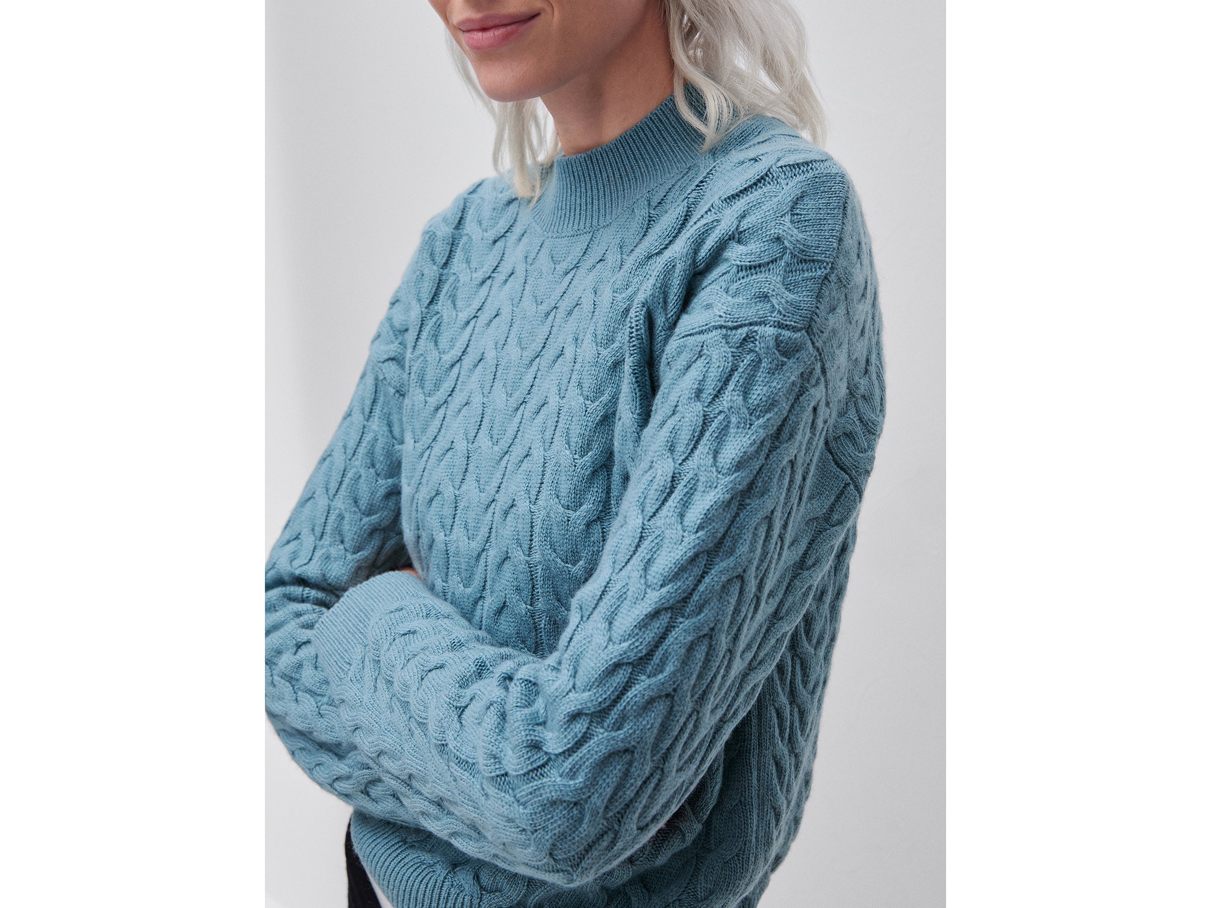 Camisola de gola alta com tranças - ucb_image_FY