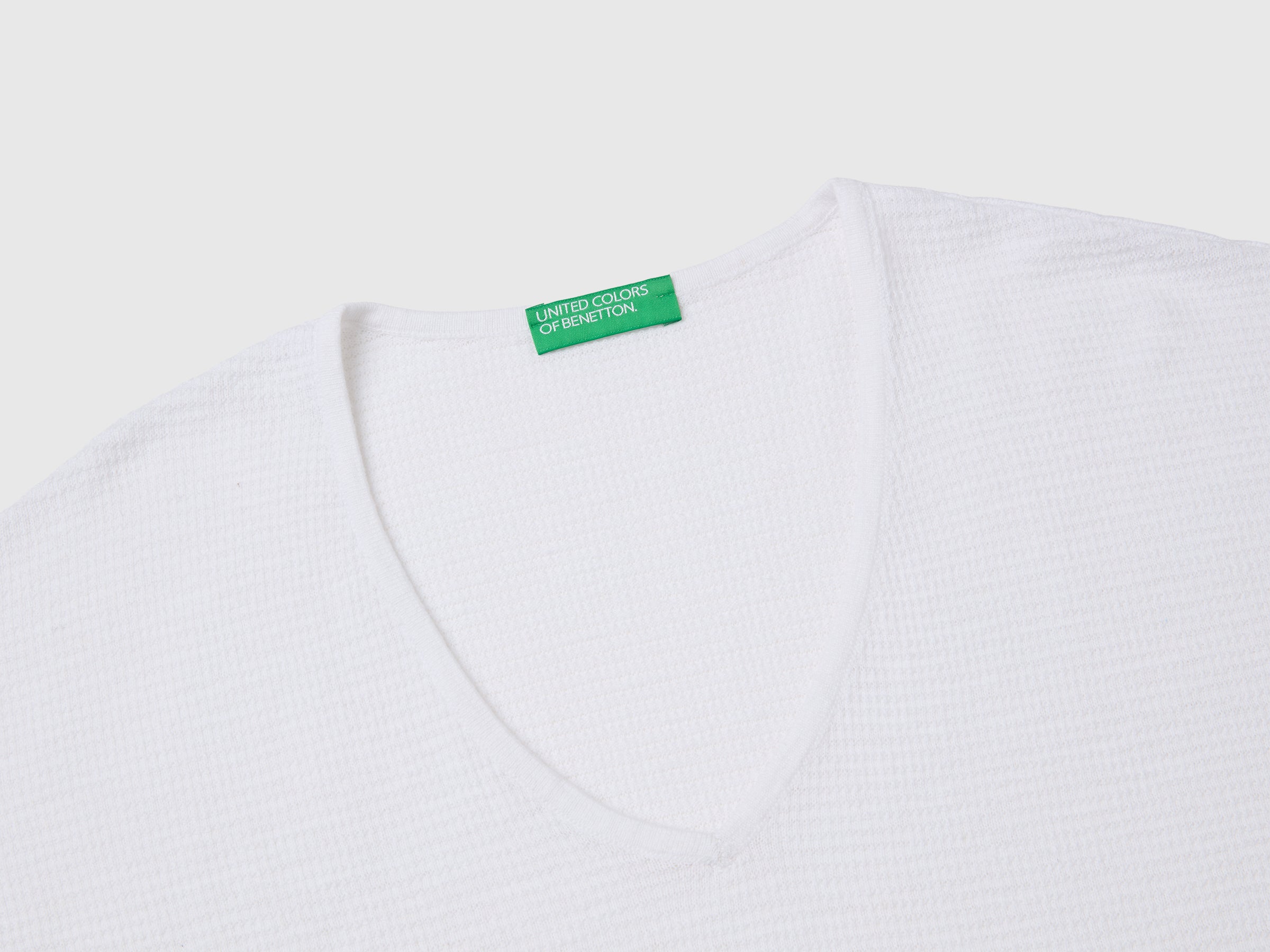 V-neck sweater in linen blend - ucb_image_DS1