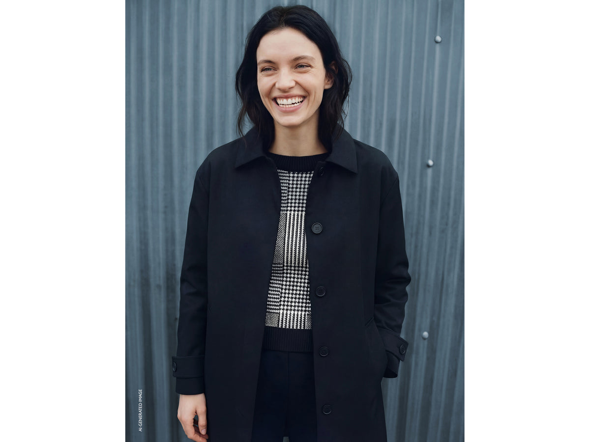 Short jacket with pockets