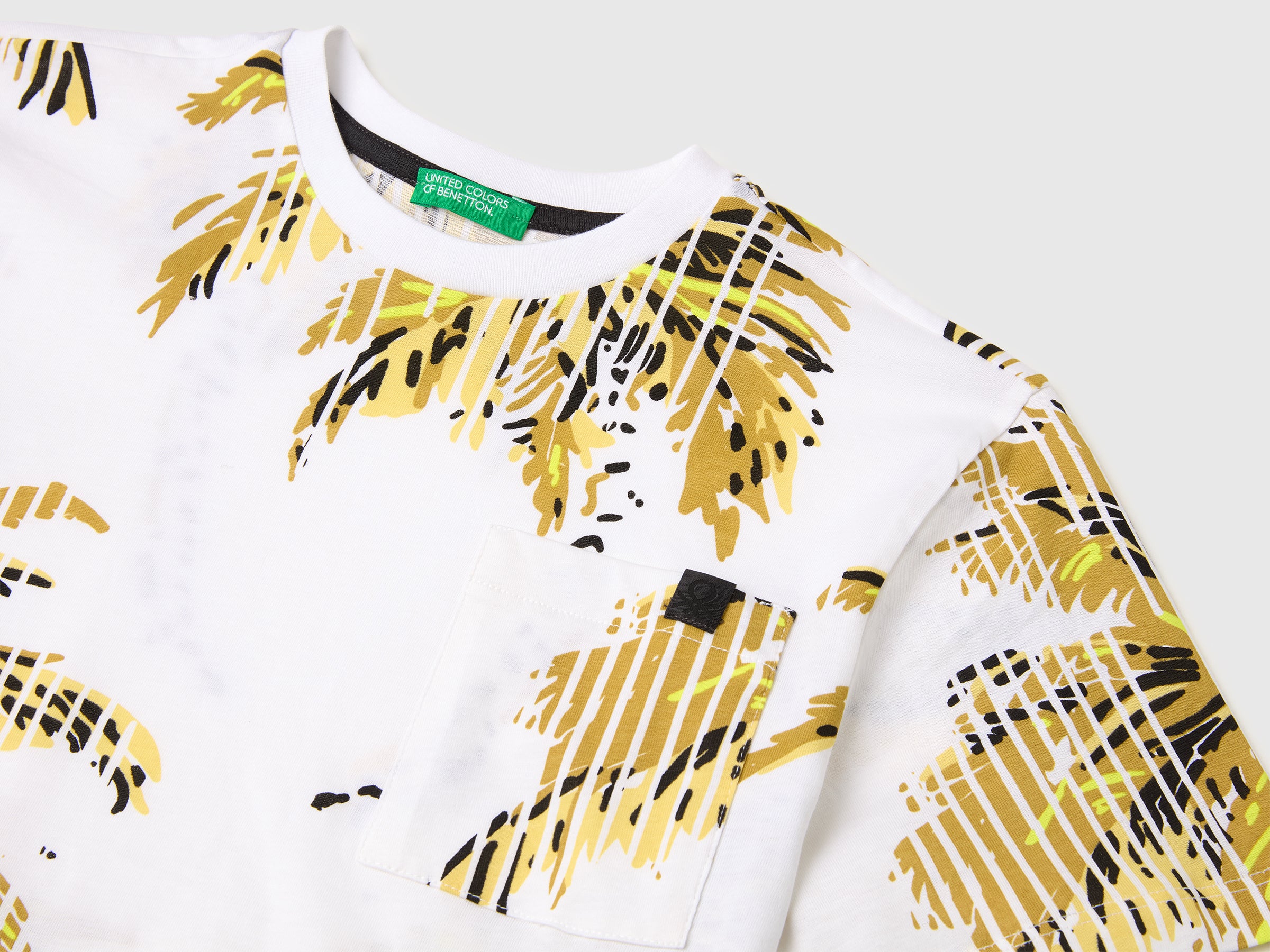 Printed T-shirt with pocket - ucb_image_DS1