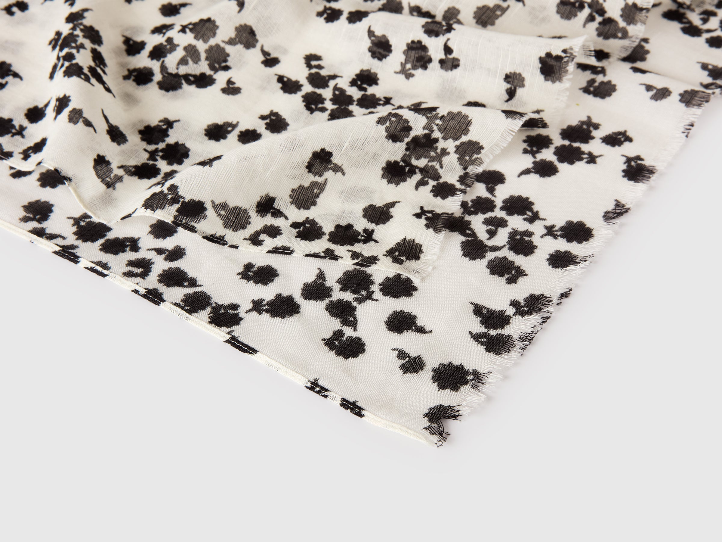 Patterned linen blend scarf - ucb_image_DS1