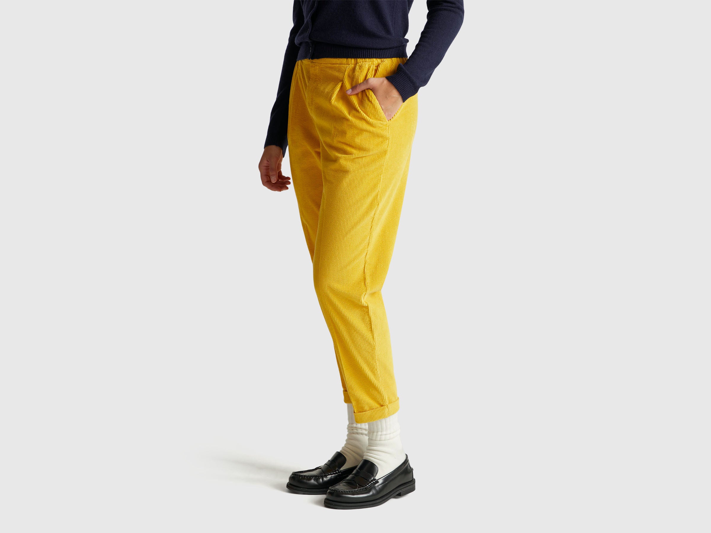 Chinos em veludo com cintura elástica - ucb_image_F