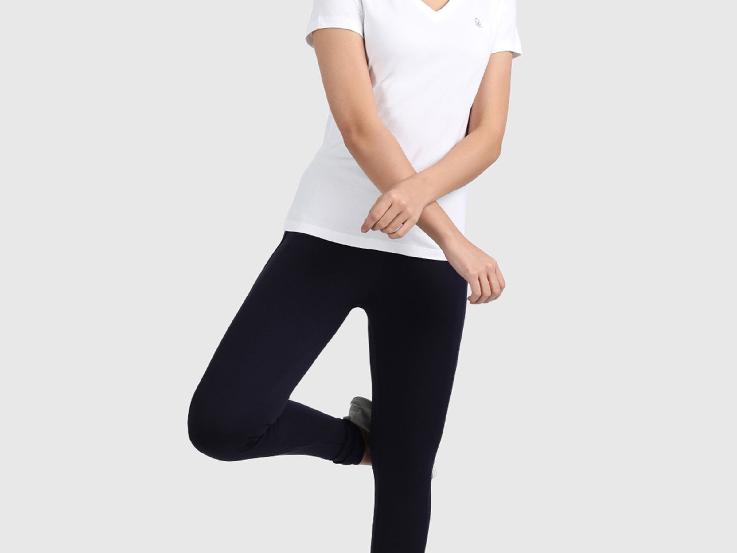 Polyester Leggings in Cut and Sew Design image number 3