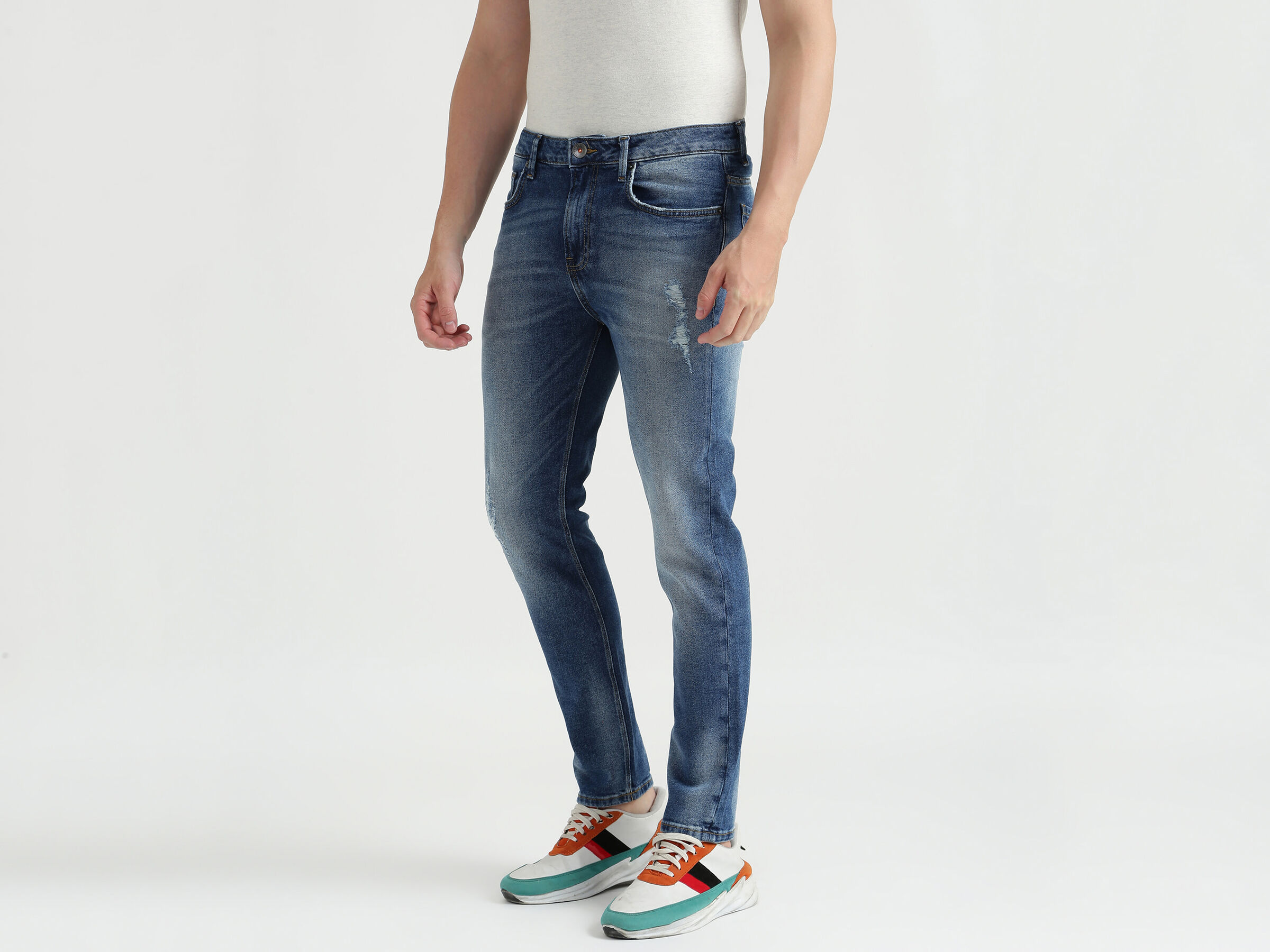 Mid Rise Low Crotch Fit Mid Blue Jeans-Solid image number 1