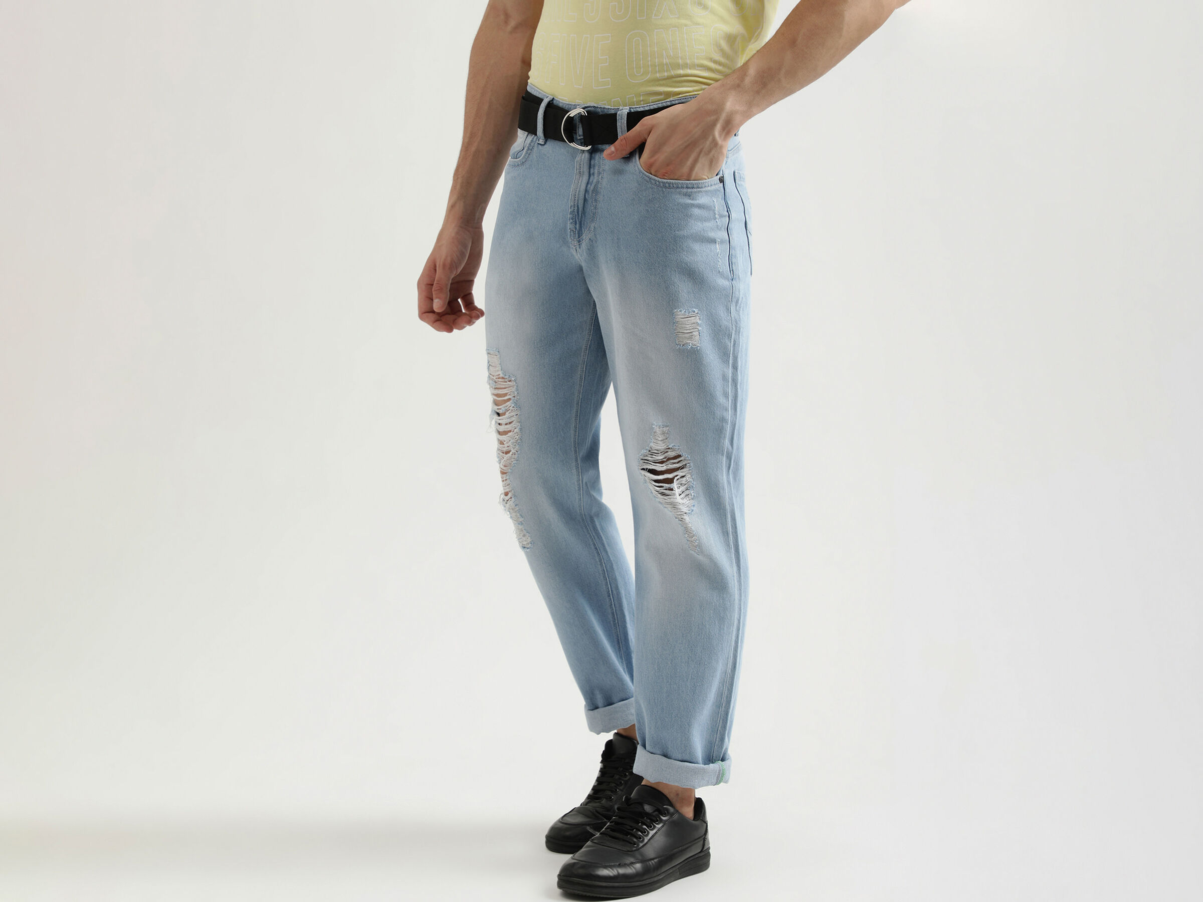 Baggy Fit Lt Blue With Belt Jeans image number 1