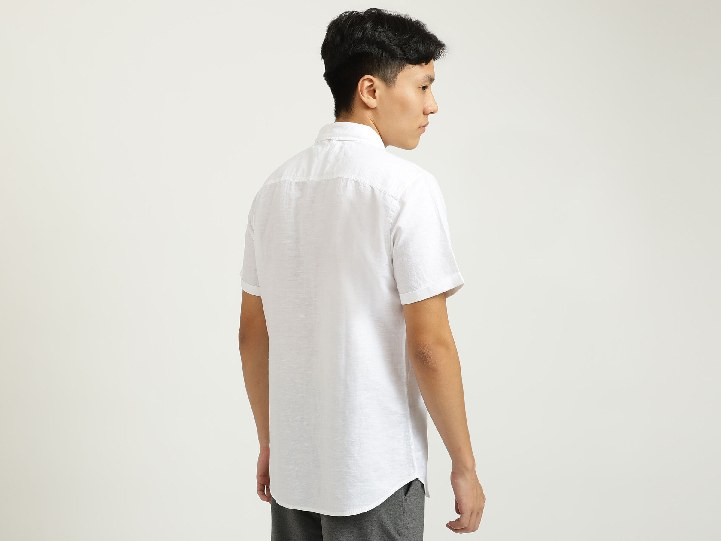 Half Sleeve Linen Regular Collar Shirt image number 2