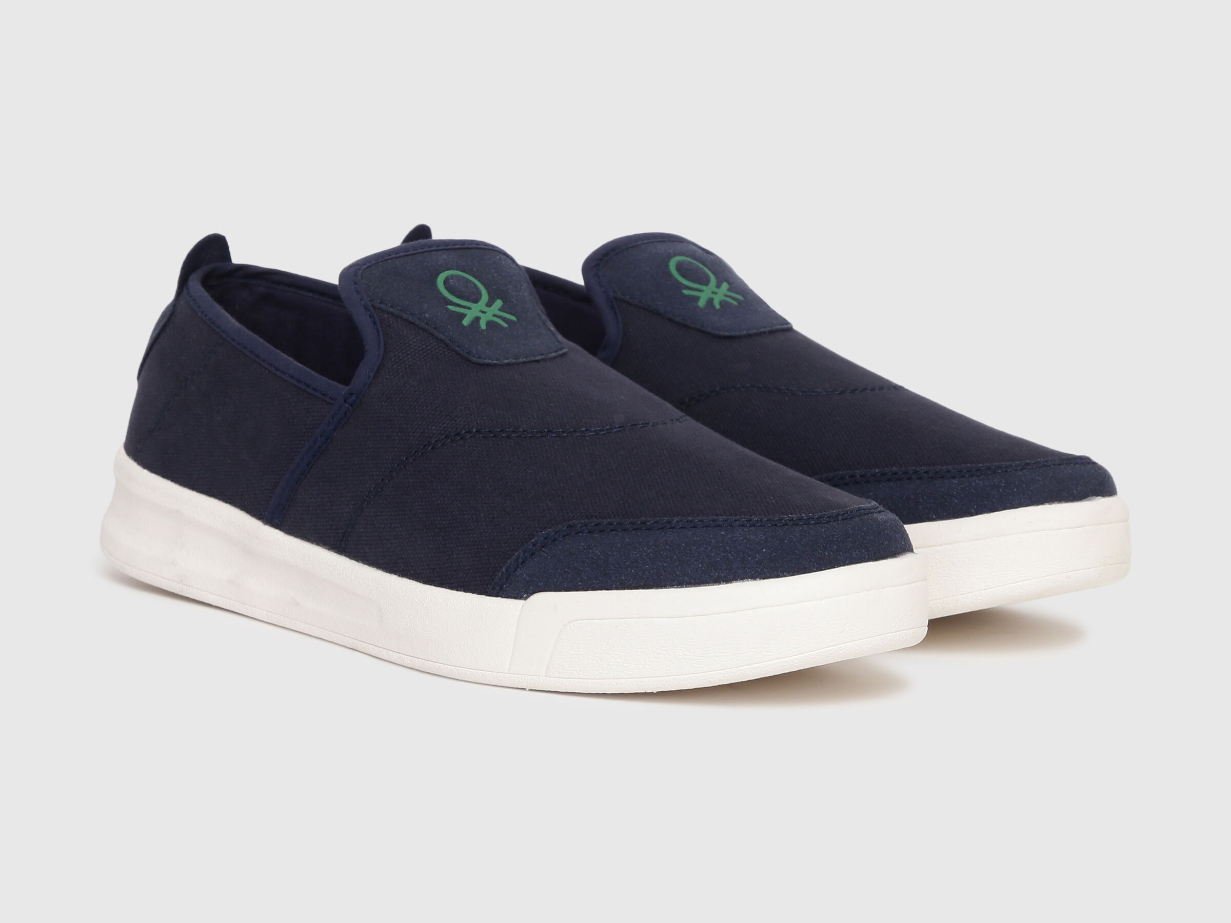 Classic Suede Black Sneakers image number 1