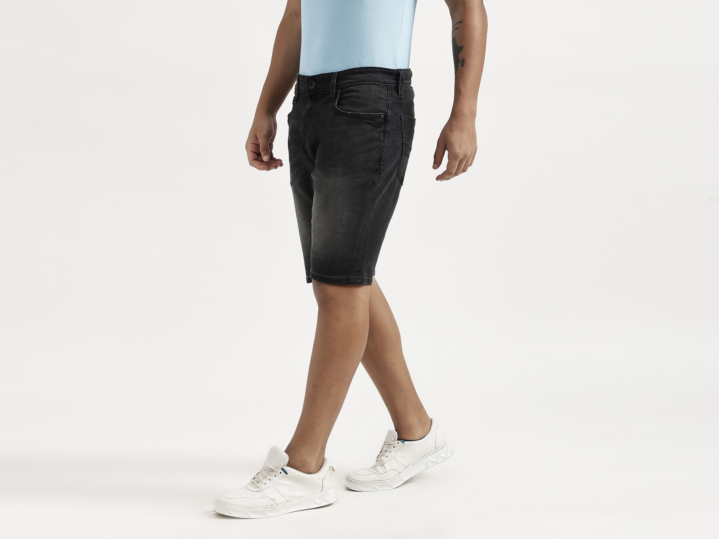 SLIM FIT BLACK FADED SHORTS image number 1
