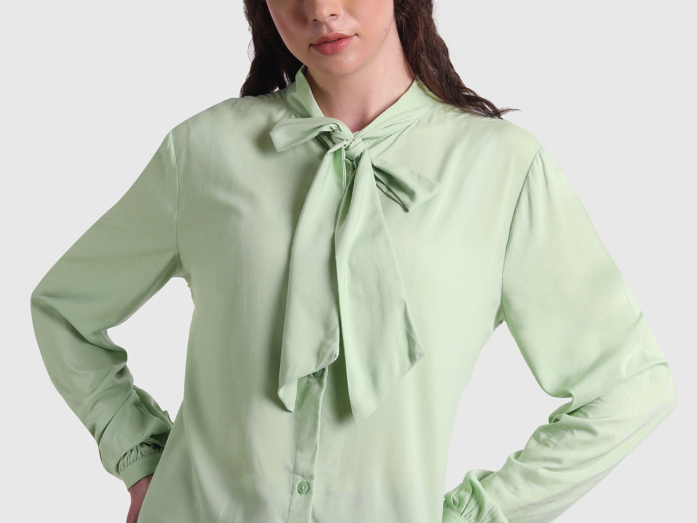 Full sleeved top with pussy bow image number 5