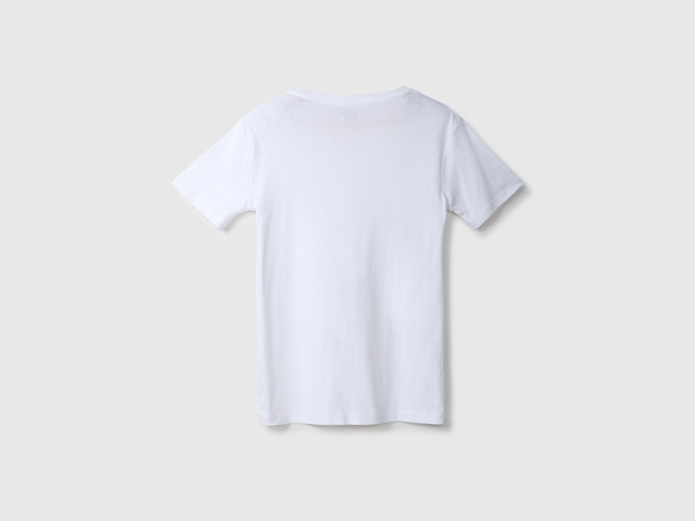 V-NECK TEE image number 7