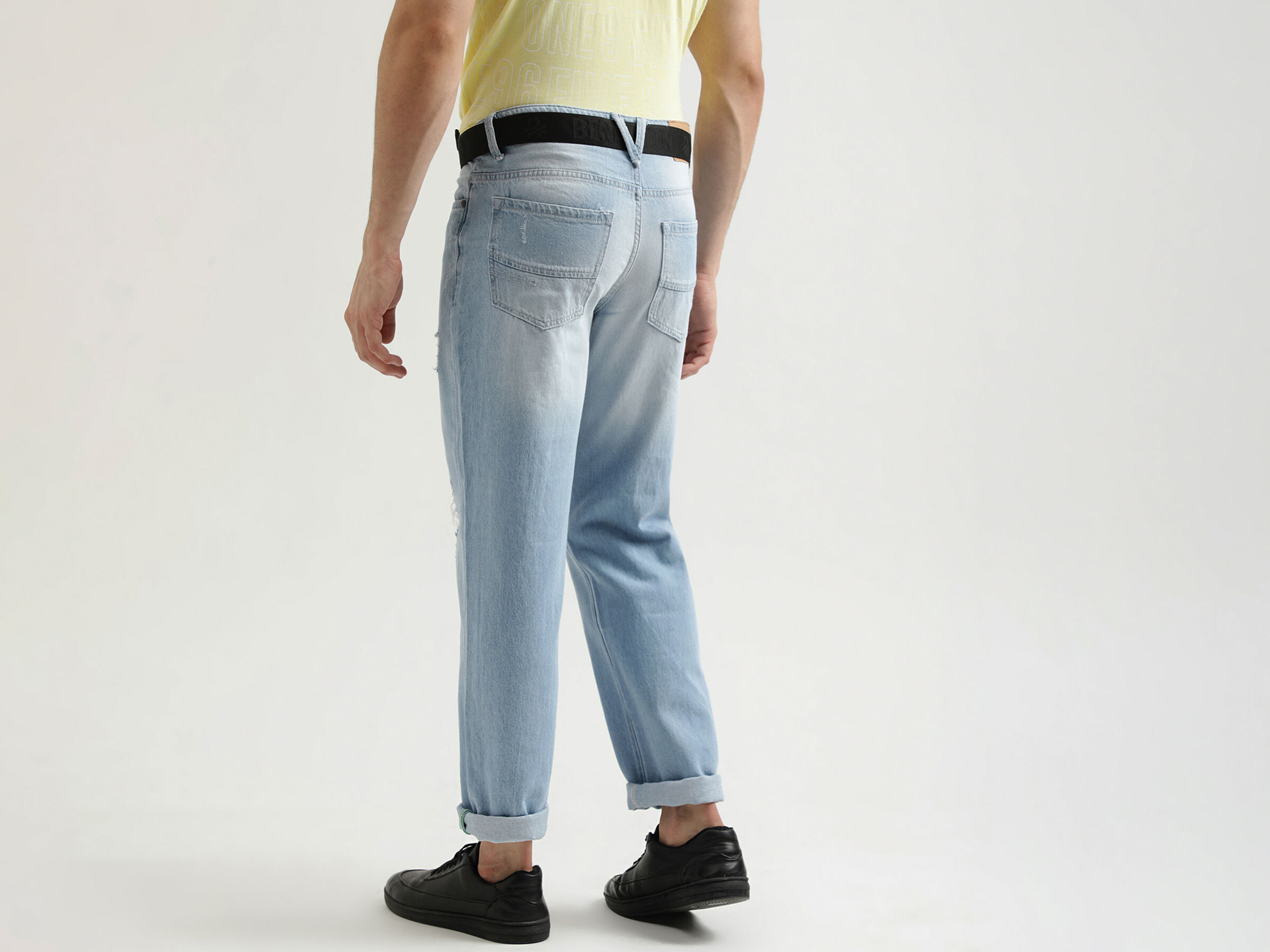 Baggy Fit Lt Blue With Belt Jeans image number 2