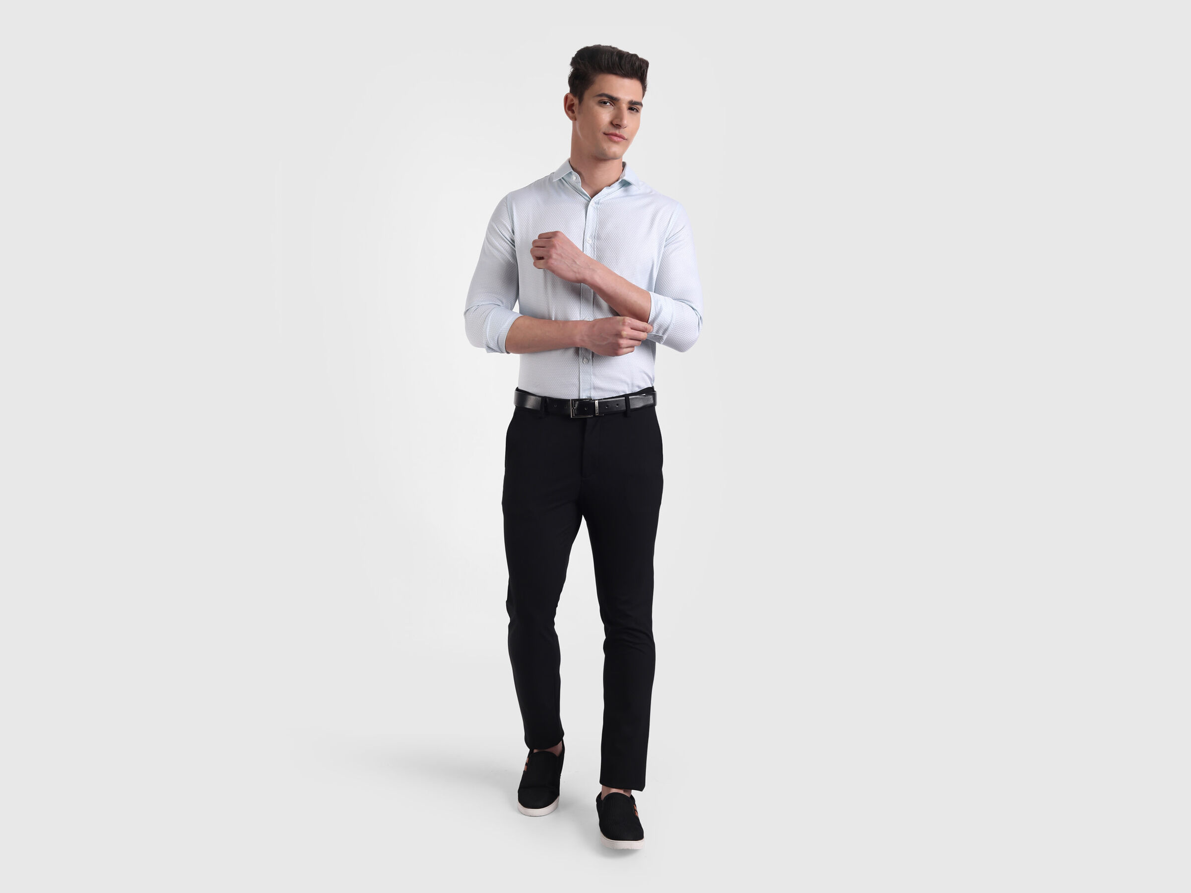 Full sleeve dobby pattern dress shirt image number 4