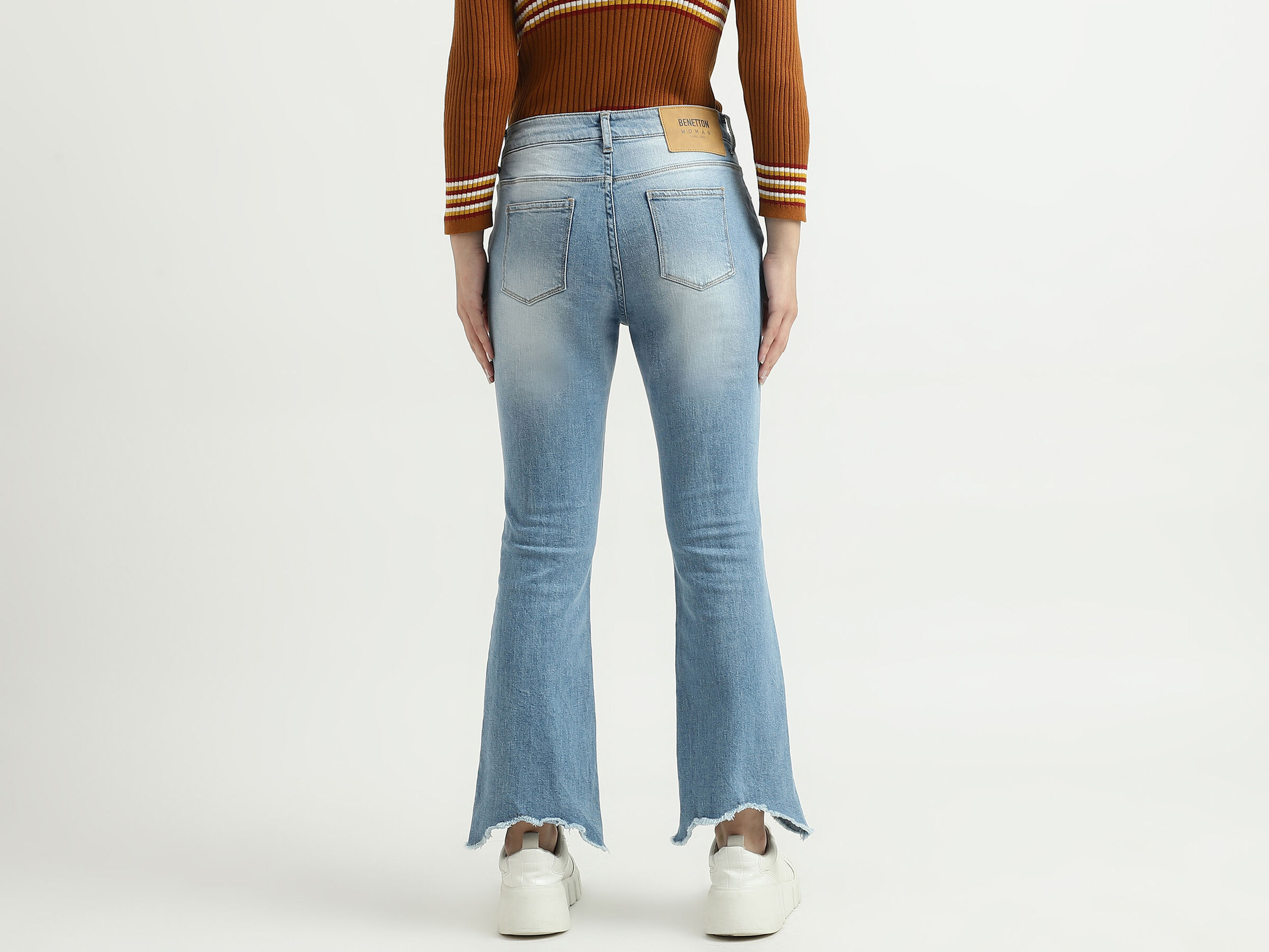 BOOTCUT WITH SHAPED FRAYED HEM image number 2