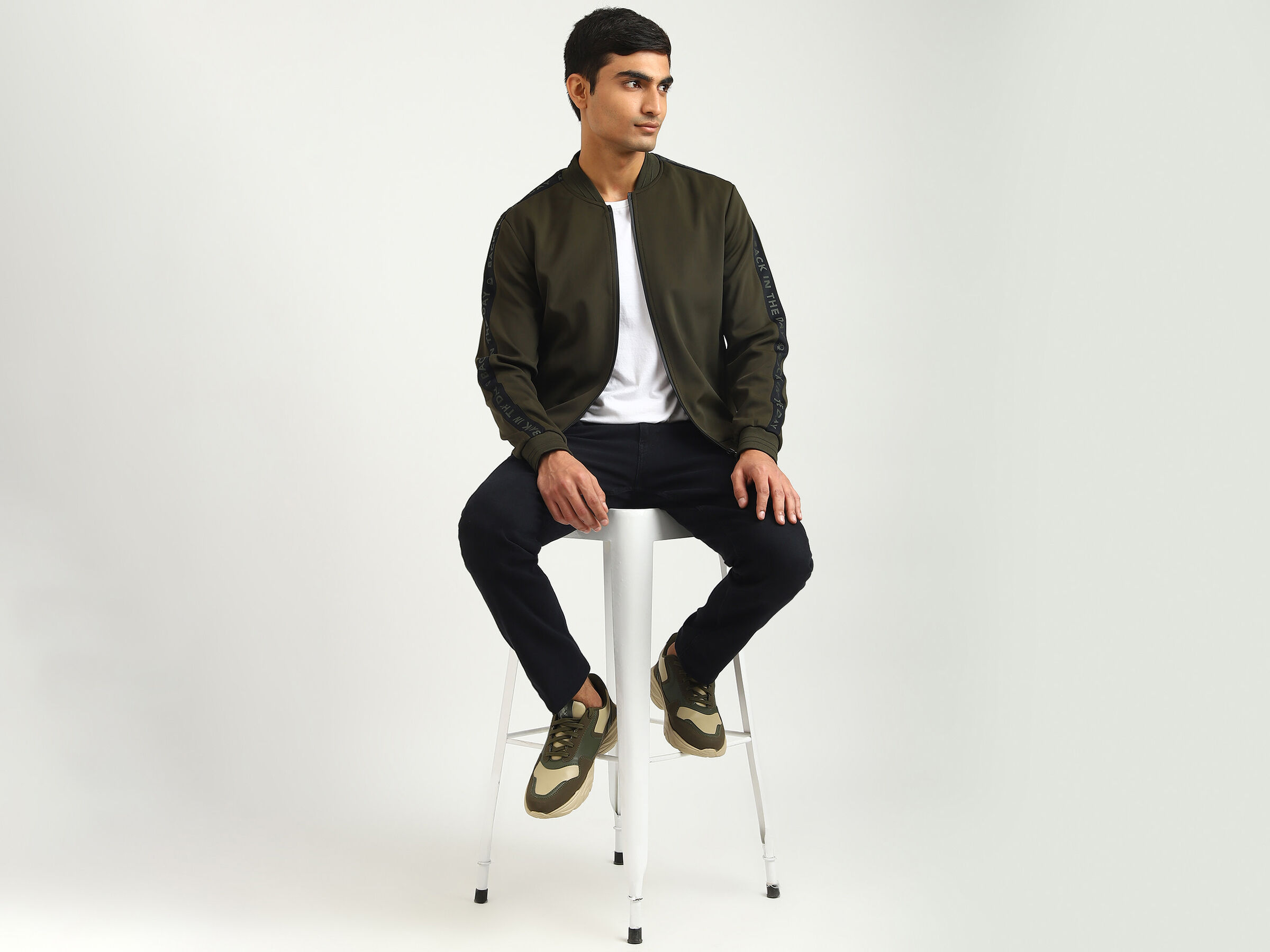 SLEEVE PRINT NEOPRENE KNIT JACKET image number 4