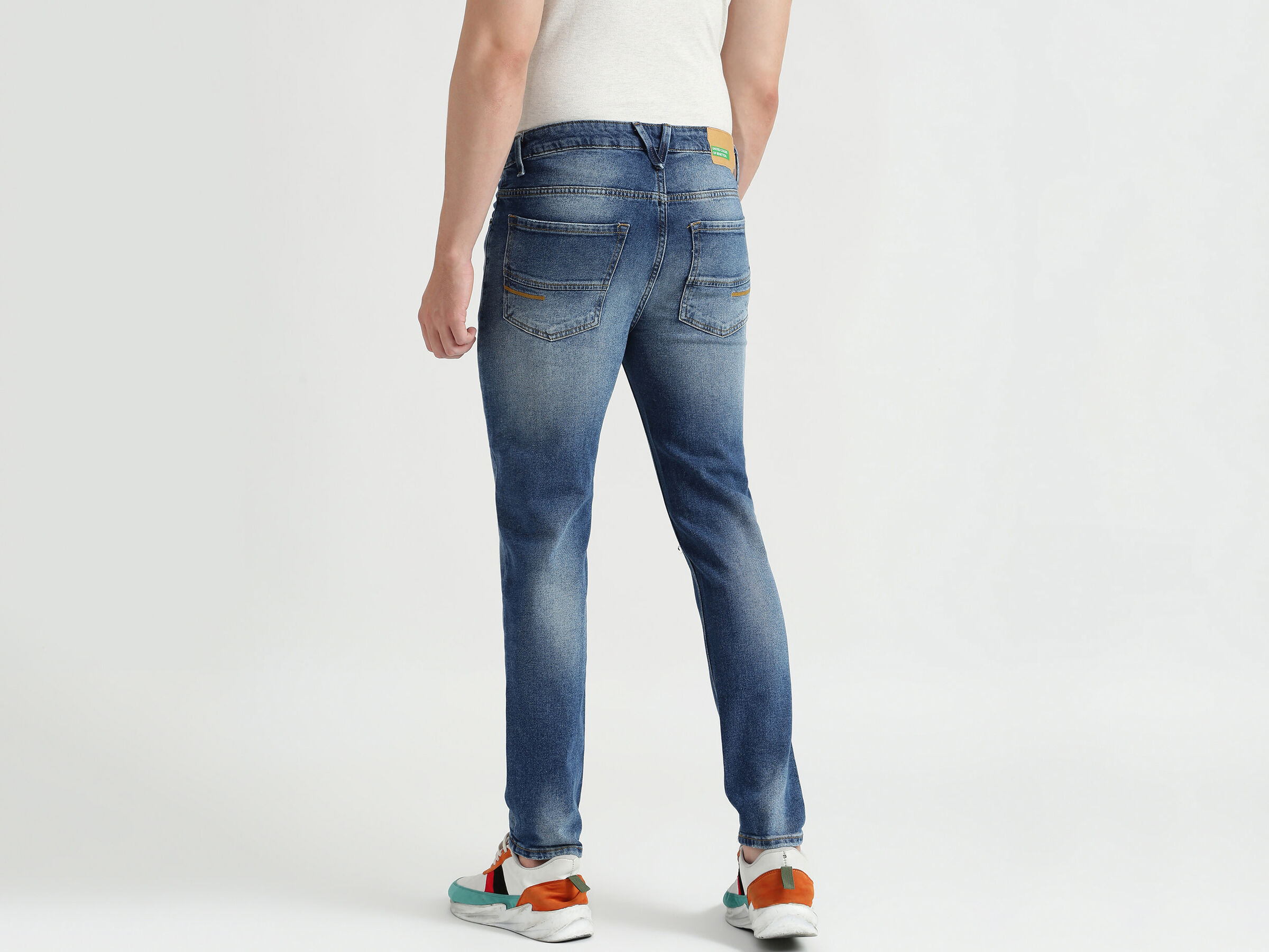 Mid Rise Low Crotch Fit Mid Blue Jeans-Solid image number 2