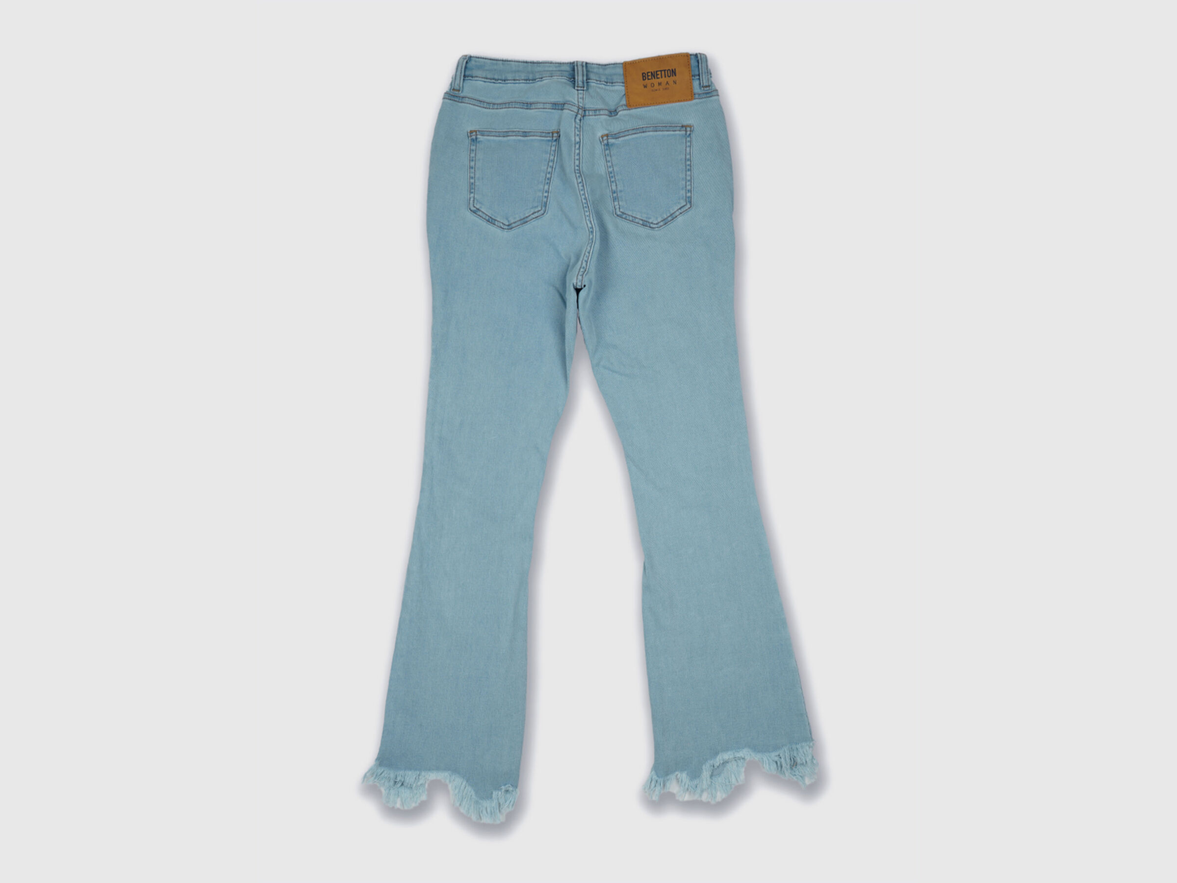 Bootcut With Damaging  And Fraying image number 7
