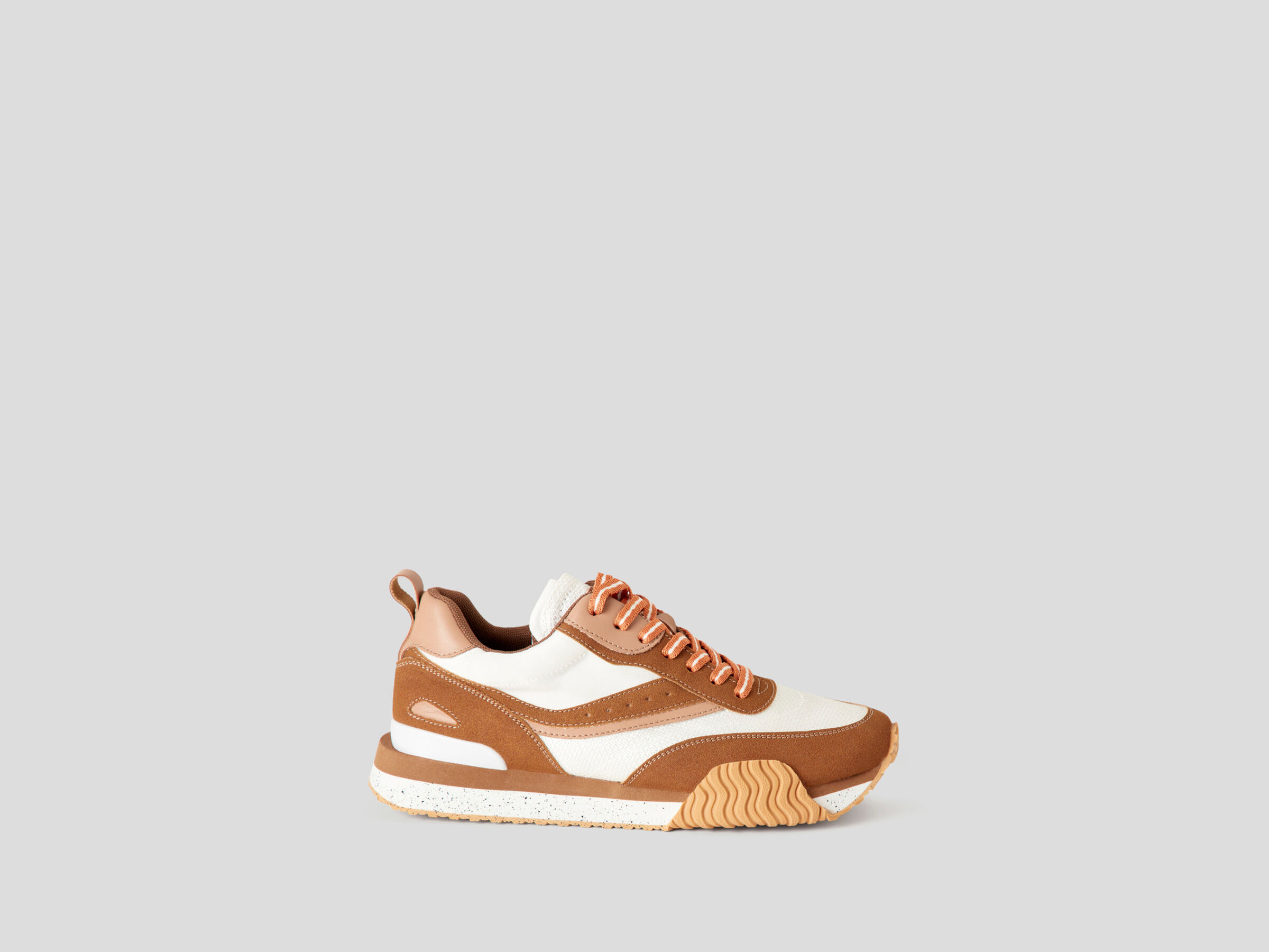 Sneaker image number 0