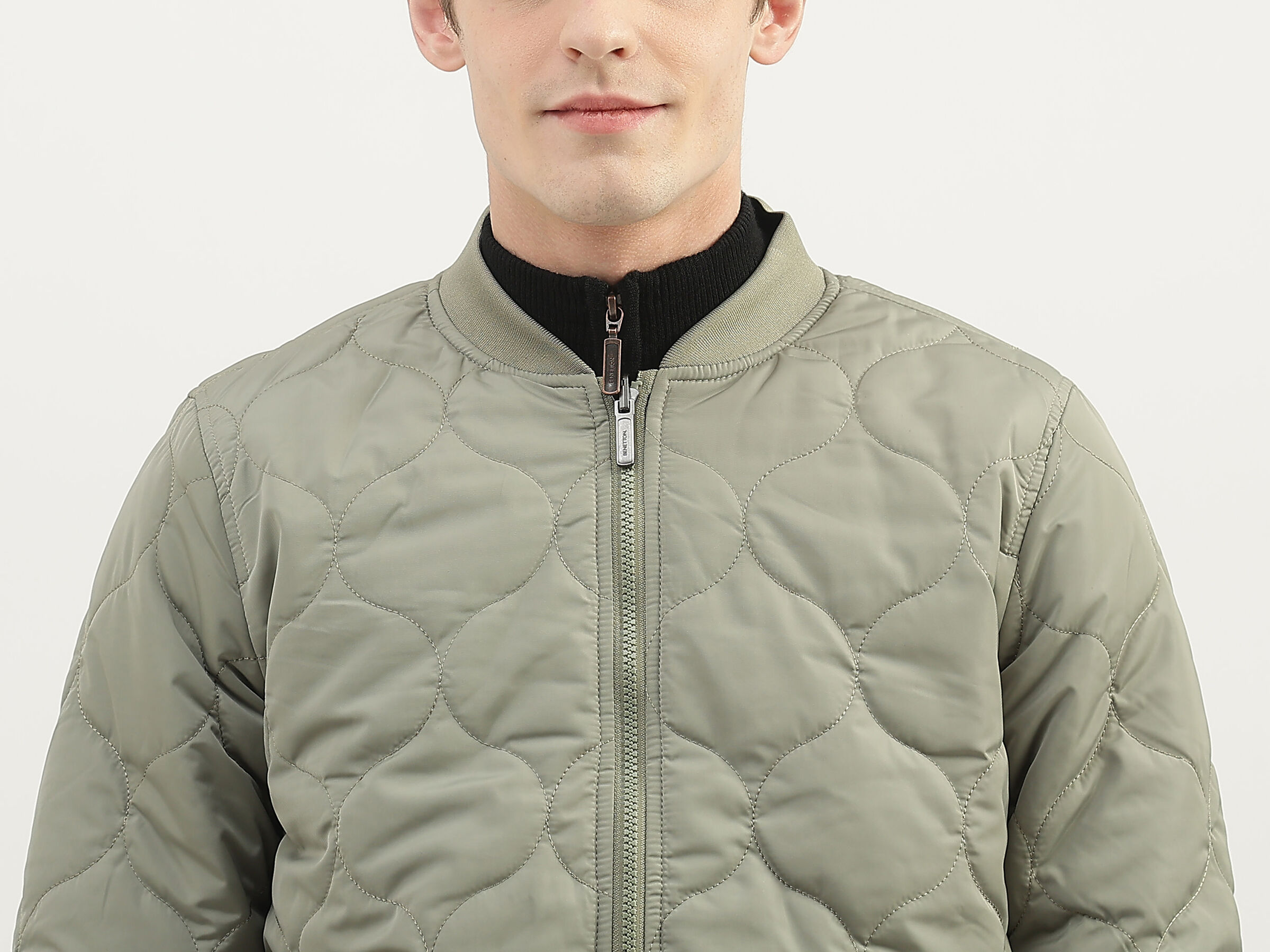 REVERSIBLE HONEYCOMB QUILT JACKET image number 5