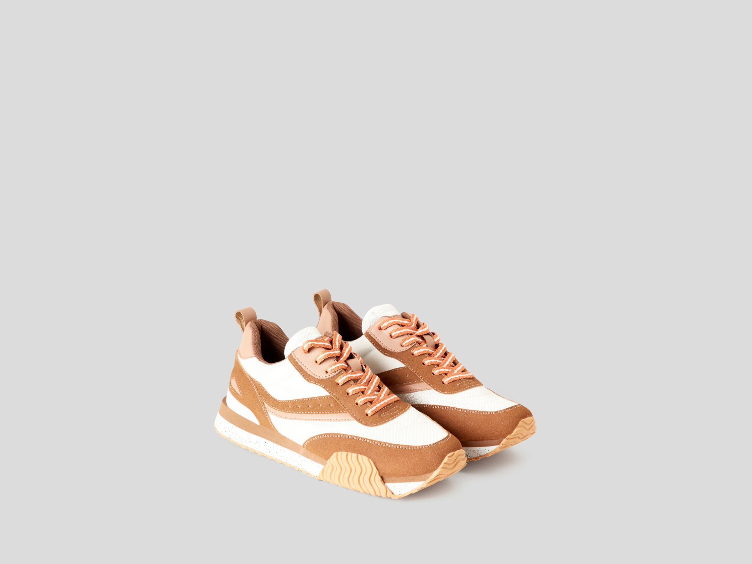 Sneaker image number 1