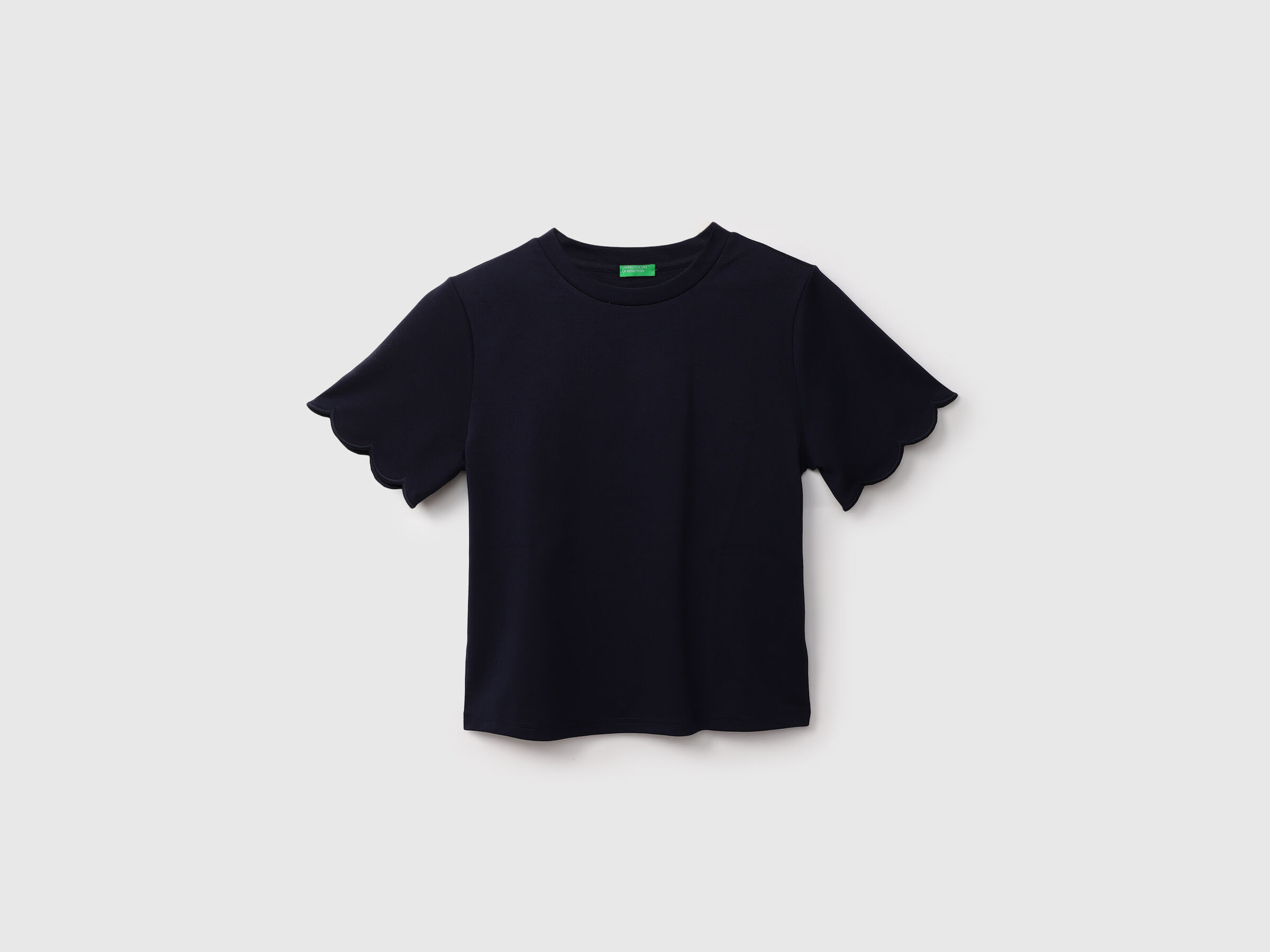 S/SLV TEE WITH SCALLOP SLEEVE image number 6