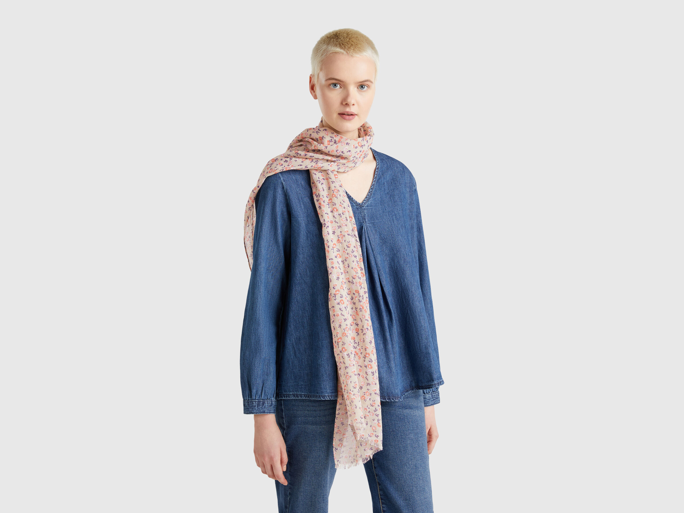 SCARF Women image number 2