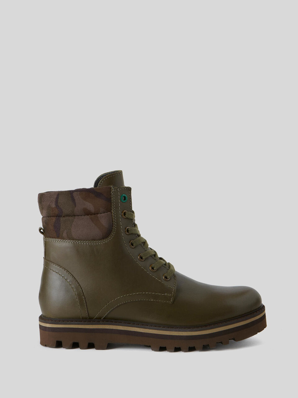 Leather heavy-duty boots image number 1