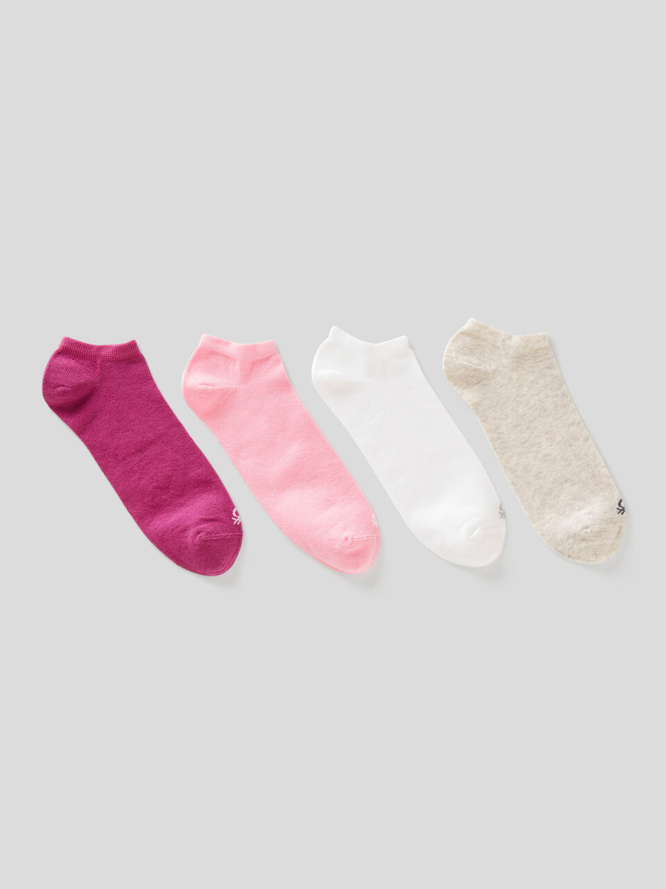 Four pairs of short socks image number 1
