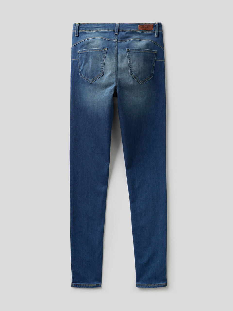 Skinny fit push up jeans image number 2