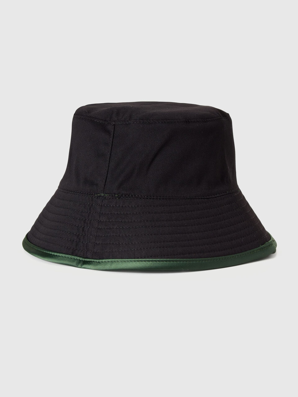 HAT Women image number null
