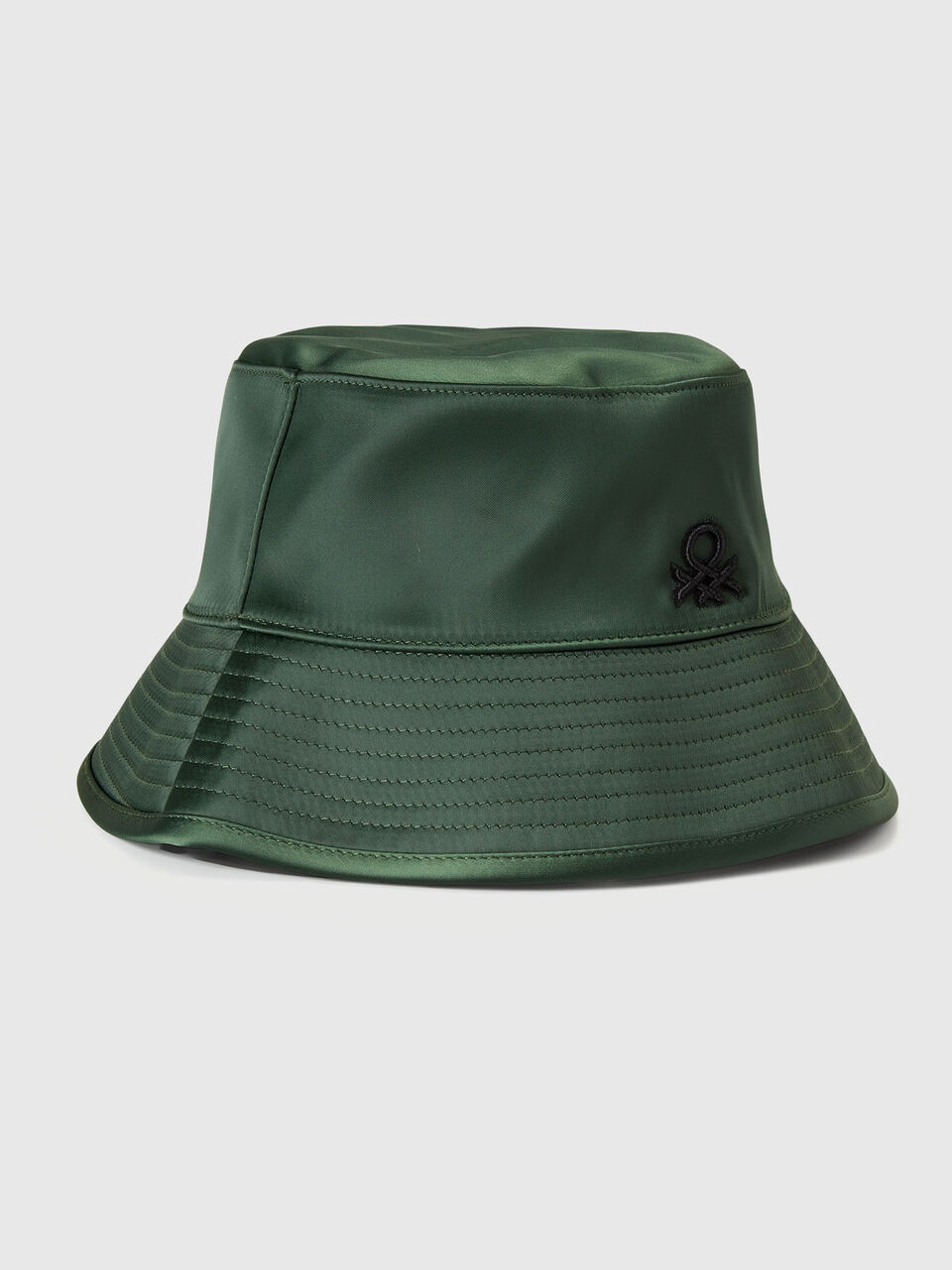HAT Women image number null