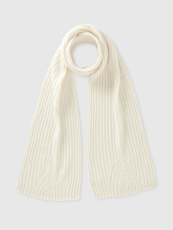 Scarf with cable knit Women