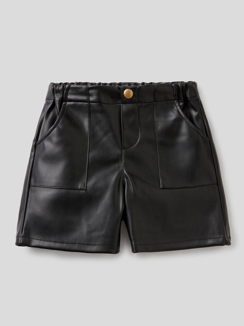 Shorts in leather look fabric image number 1