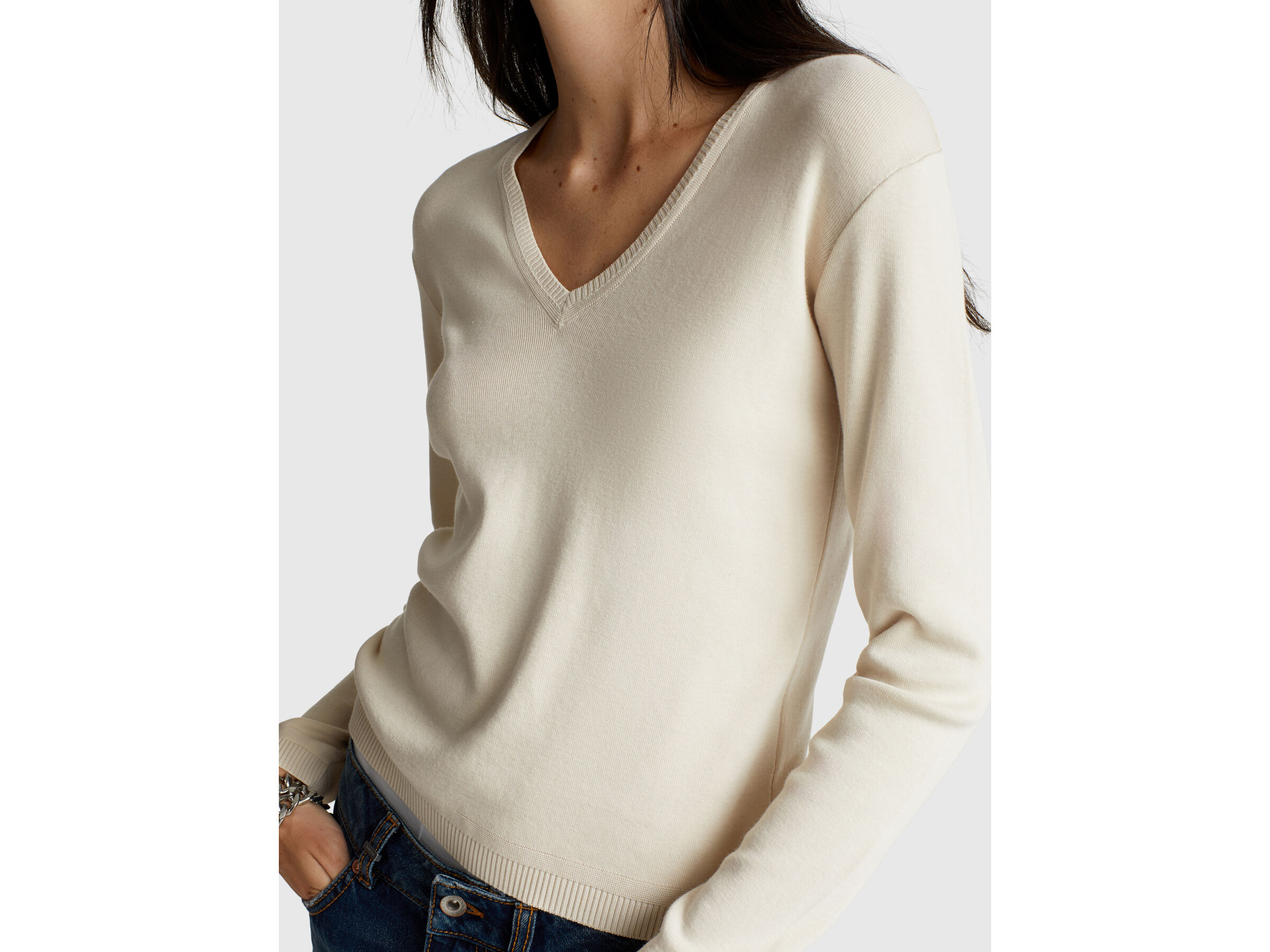 V NECK SWEATER L/S Women image number 3