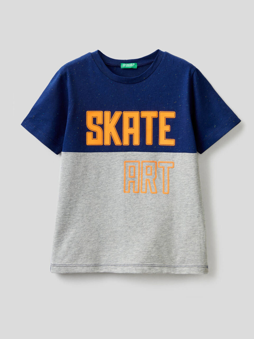 Two-tone t-shirt with print image number 1