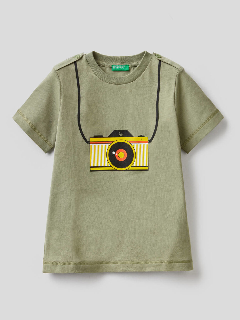 T-shirt with print image number null