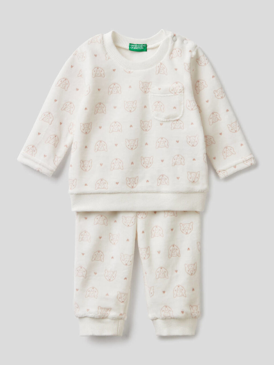 Pyjamas in patterned chenille image number 1