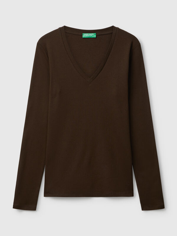 Dark brown t-shirt with V-neck Dark brown t-shirt with V-neck Women